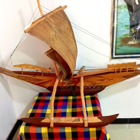 Sasaa Guest House Mirissa Bagian luar foto